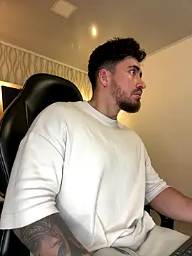 Snapshot of Brad_Summer chatting on November 15, 2025, 5:39 pm Brad Summer online show from November 15, 2025, 5:39 pm