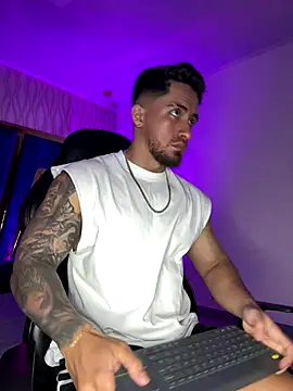 Snapshot of Brad_Summer chatting on November 27, 2025, 5:46 pm Brad Summer online show from November 27, 2025, 5:46 pm