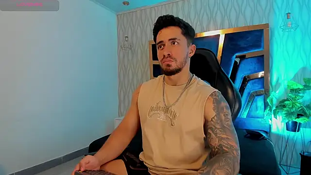 Snapshot of Brad_Summer chatting on November 18, 2025, 5:16 pm Brad Summer online show from November 18, 2025, 5:16 pm