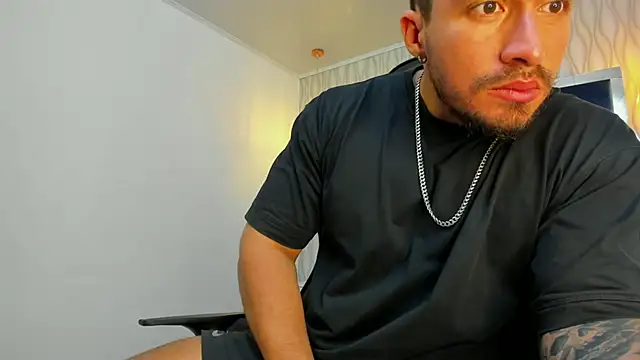 Snapshot of Brad_Summer chatting on October 8, 2025, 6:08 pm Brad Summer online show from October 8, 2025, 6:08 pm