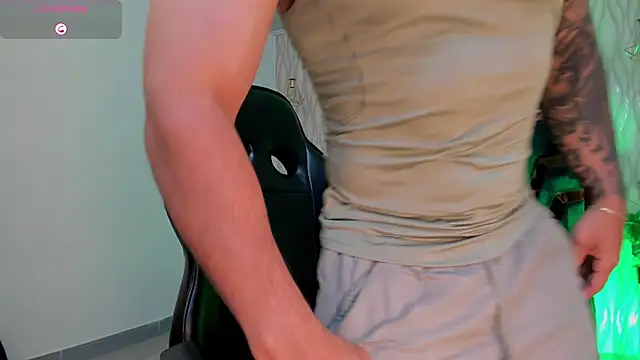 Snapshot of Brad_Summer chatting on October 27, 2025, 5:14 pm Brad Summer online show from October 27, 2025, 5:14 pm