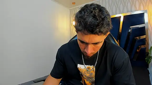 Snapshot of Brad_Summer chatting on October 13, 2025, 5:25 pm Brad Summer online show from October 13, 2025, 5:25 pm