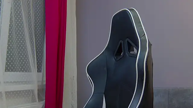 Snapshot of Eva_Lovvia_ chatting on February 10, 2025, 10:19 pm Eva Lovvia  online show from February 10, 2025, 10:19 pm