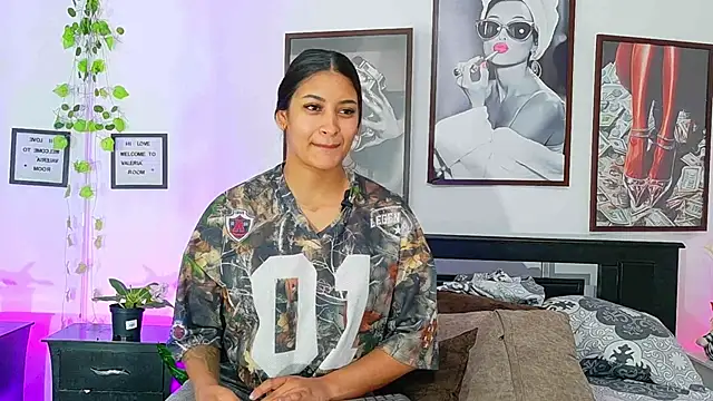 loretahorny online show from February 25, 2026, 3:12 pm