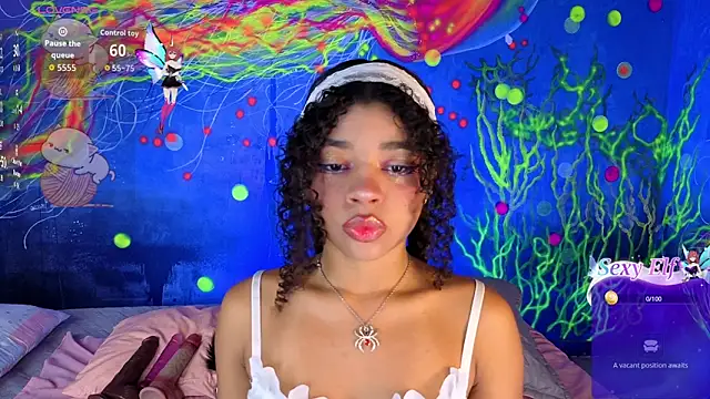 lucie petite online show from February 13, 2026, 6:41 pm