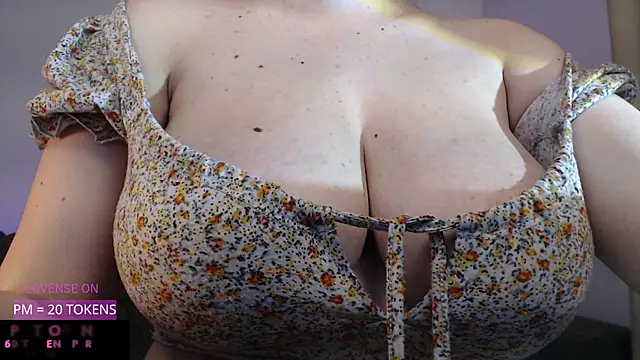 crystalll room online show from January 19, 2026, 7:34 am