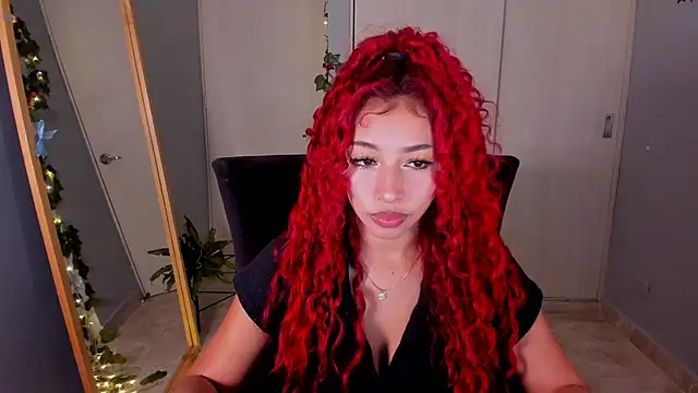 Snapshot of Curly915 chatting on September 14, 2025, 12:33 am Curly915 online show from September 14, 2025, 12:33 am