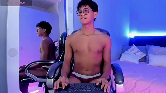 Snapshot of Dawn16_ chatting on November 27, 2025, 8:42 pm Dawn16 online show from November 27, 2025, 8:42 pm