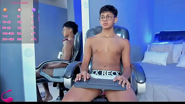 Snapshot of Dawn16_ chatting on November 4, 2025, 9:40 pm Dawn16 online show from November 4, 2025, 9:40 pm