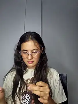 baaby-miiaa online show from March 7, 2025, 3:08 am