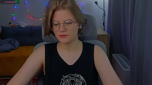 Snapshot of _JessieVibes chatting on October 28, 2025, 12:37 pm JessieVibes online show from October 28, 2025, 12:37 pm