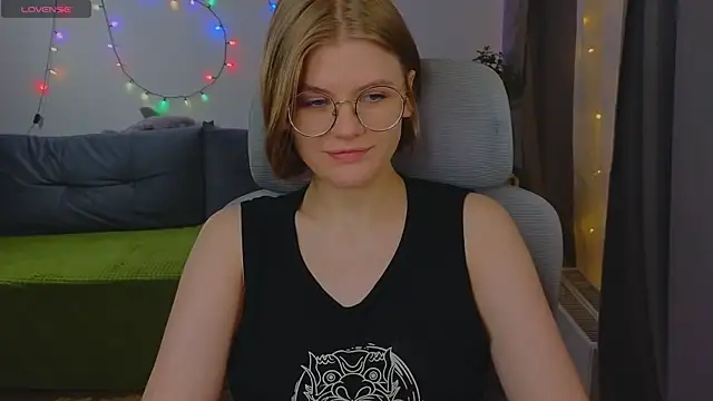 Snapshot of _JessieVibes chatting on November 19, 2025, 1:33 pm JessieVibes online show from November 19, 2025, 1:33 pm