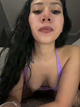 emilyslut2005 online show from January 24, 2025, 2:39 am