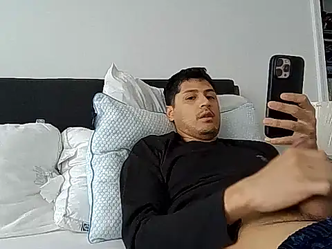 PerroDemonioHot online show from February 17, 2026, 4:59 pm