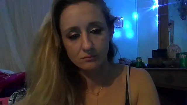 Snapshot of hunybunz69 chatting on March 20, 2025, 4:18 am hunybunz69 online show from March 20, 2025, 4:18 am