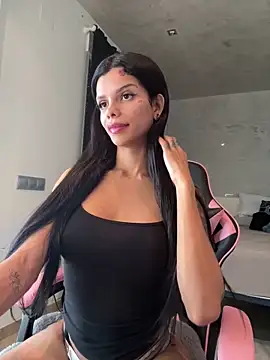 Snapshot of Rosariolovex chatting on February 19, 2025, 4:00 pm Rosariolovex online show from February 19, 2025, 4:00 pm