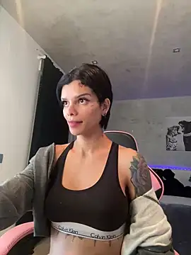 Snapshot of Rosariolovex chatting on February 21, 2025, 11:44 am Rosariolovex online show from February 21, 2025, 11:44 am