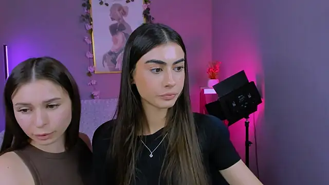 flora ri online show from October 8, 2025, 12:28 pm