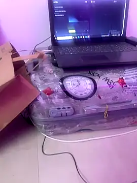 Snapshot of YourSuperTanya chatting on October 25, 2025, 6:34 am YourSuperTanya online show from October 25, 2025, 6:34 am