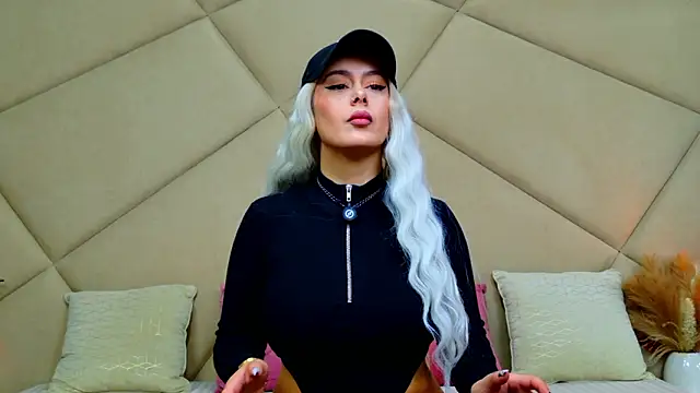 Snapshot of ChloeFrost chatting on February 9, 2026, 6:22 am ChloeFrost online show from February 9, 2026, 6:22 am