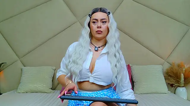 Snapshot of ChloeFrost chatting on February 11, 2026, 6:13 am ChloeFrost online show from February 11, 2026, 6:13 am