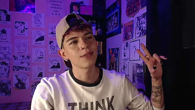 Snapshot of Mickey_Magic chatting on March 18, 2025, 8:05 pm Mickey Magic online show from March 18, 2025, 8:05 pm