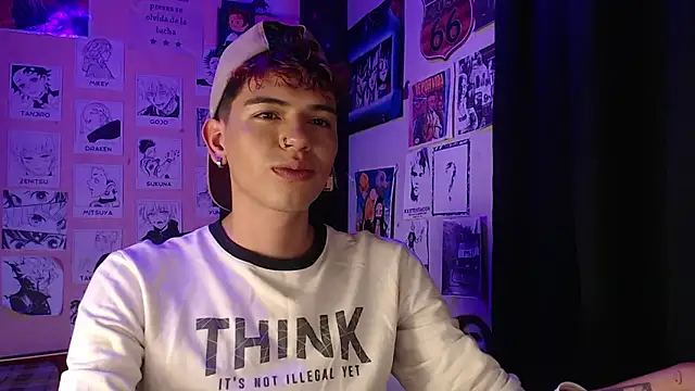 Snapshot of Mickey_Magic chatting on March 18, 2025, 11:09 pm Mickey Magic online show from March 18, 2025, 11:09 pm