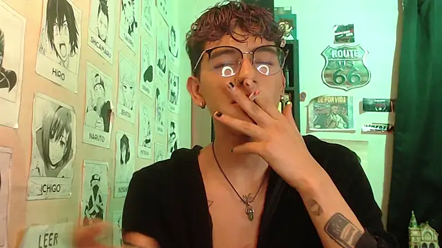 Snapshot of Mickey_Magic chatting on February 23, 2025, 5:01 am Mickey Magic online show from February 23, 2025, 5:01 am