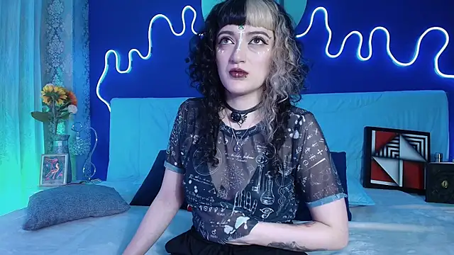 JeanneSabatier online show from April 29, 2026, 7:42 pm