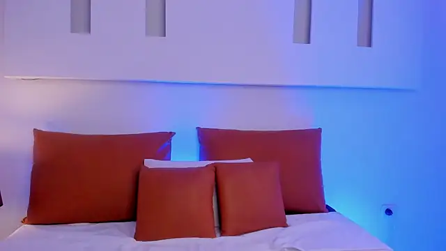 Camila Mason online show from September 20, 2025, 1:16 pm