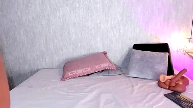 Snapshot of isabella_zc chatting on March 7, 2025, 11:51 am isabella zc online show from March 7, 2025, 11:51 am