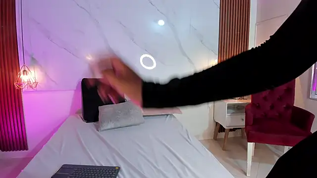 Snapshot of isabella_zc chatting on November 29, 2025, 8:31 pm isabella zc online show from November 29, 2025, 8:31 pm