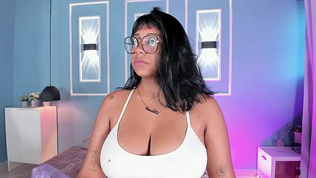 Snapshot of isabella_zc chatting on August 3, 2026, 11:49 am isabella zc online show from August 3, 2026, 11:49 am