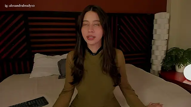 Snapshot of hannah_brady chatting on February 25, 2026, 12:55 am hannah brady online show from February 25, 2026, 12:55 am