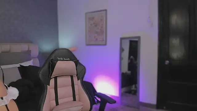 Snapshot of ah_mara_ chatting on October 18, 2025, 11:34 am ah mara online show from October 18, 2025, 11:34 am