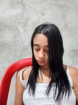 Snapshot of Zoe_Sweett18 chatting on December 16, 2025, 12:09 pm Zoe Sweett18 online show from December 16, 2025, 12:09 pm