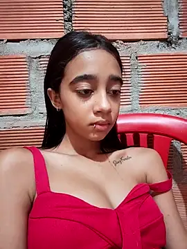 Snapshot of Zoe_Sweett18 chatting on November 22, 2025, 12:37 pm Zoe Sweett18 online show from November 22, 2025, 12:37 pm