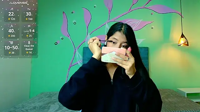 Snapshot of Connie_Bell chatting on October 24, 2025, 4:50 pm Connie Bell online show from October 24, 2025, 4:50 pm