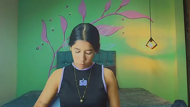 Snapshot of Connie_Bell chatting on December 5, 2025, 8:28 pm Connie Bell online show from December 5, 2025, 8:28 pm