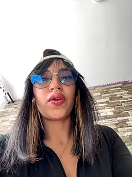 Snapshot of MiaFlamesxxx chatting on November 27, 2025, 2:50 pm MiaFlamesxxx online show from November 27, 2025, 2:50 pm