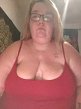 Snapshot of diosacurvy1984 chatting on November 15, 2025, 6:12 pm diosacurvy1984 online show from November 15, 2025, 6:12 pm