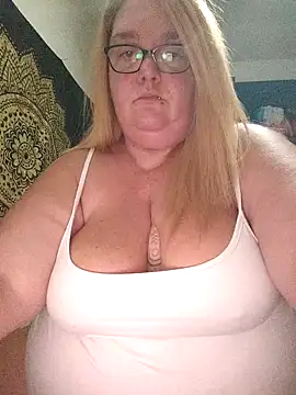 Snapshot of diosacurvy1984 chatting on November 3, 2025, 7:17 pm diosacurvy1984 online show from November 3, 2025, 7:17 pm