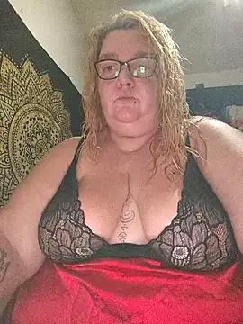 Snapshot of diosacurvy1984 chatting on November 2, 2025, 6:24 pm diosacurvy1984 online show from November 2, 2025, 6:24 pm