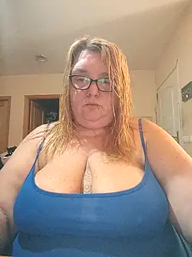 Snapshot of diosacurvy1984 chatting on November 28, 2025, 8:47 am diosacurvy1984 online show from November 28, 2025, 8:47 am