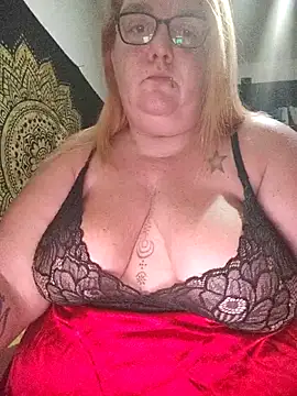 Snapshot of diosacurvy1984 chatting on October 17, 2025, 8:54 pm diosacurvy1984 online show from October 17, 2025, 8:54 pm