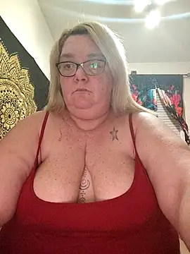 diosacurvy1984 online show from April 24, 2026, 9:50 pm