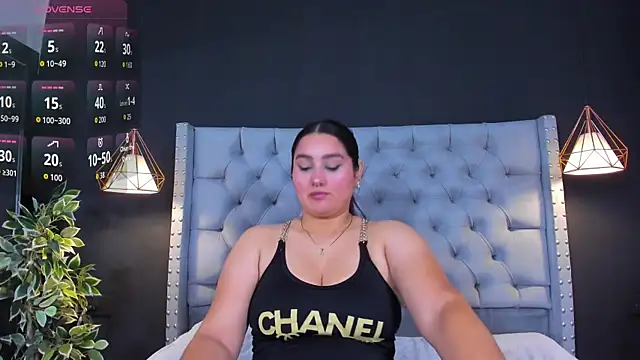 AlexaMora  online show from September 13, 2025, 11:32 am