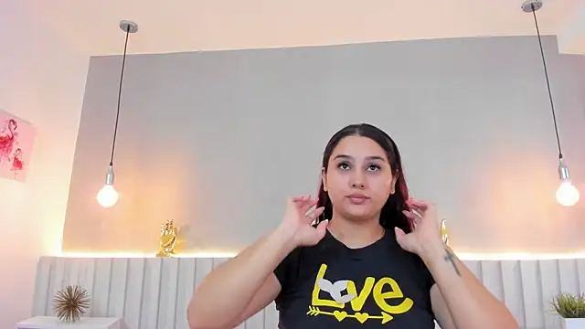 AlexaMora  online show from March 2, 2025, 10:58 am