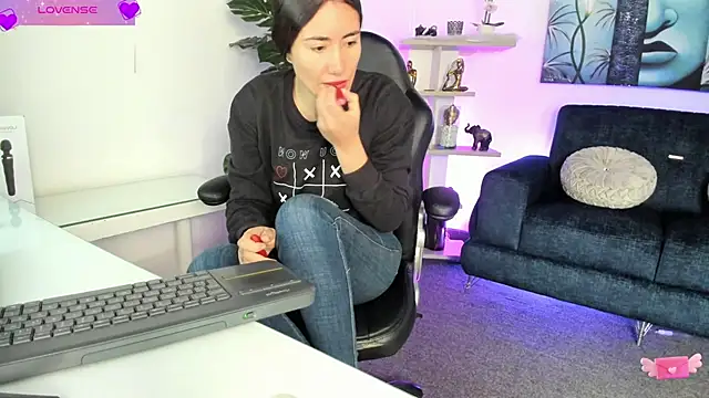 VioletParkker online show from February 25, 2025, 12:49 pm