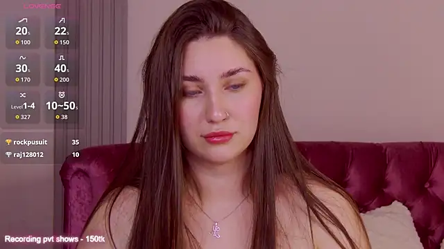 Snapshot of KiraBarlows chatting on November 6, 2025, 7:18 pm KiraBarlows online show from November 6, 2025, 7:18 pm